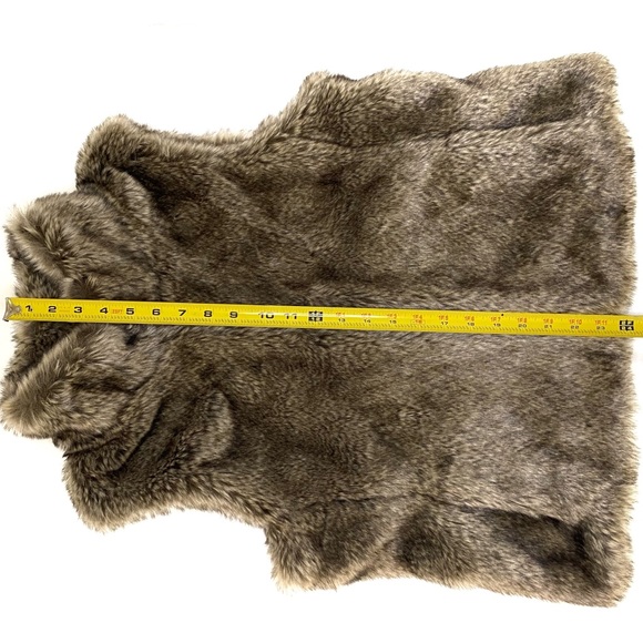 Banana Republic Brown Faux Fur Satin Lined Vest - Picture 13 of 16